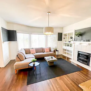https://cozy-2-bedroom-home.topanaheimhotels.com